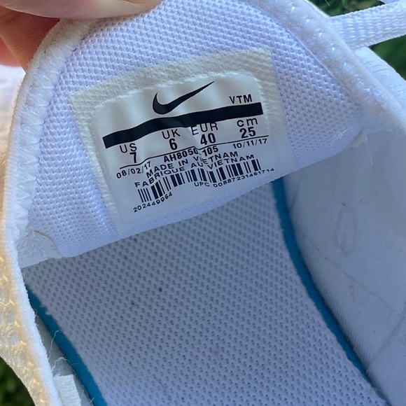 ✨SOLD✨ Air Max 270 - Picture 3 of 6